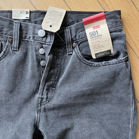 NWT Levi’s Womens 501 Crop Jeans in Get Off My Cloud - Black Sz 26/26 - Picture 6 of 13